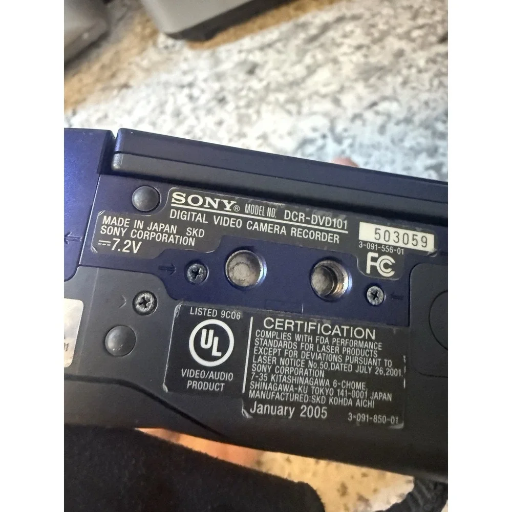 HandyCam Sony DCR-DVD 101 Digital Video Camera Recorder Lot Needs Battery